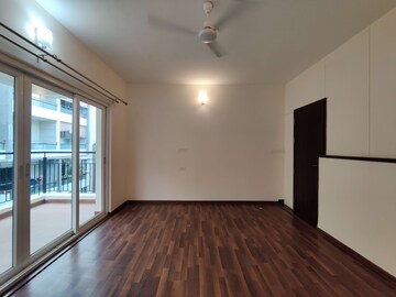 Room in 4 BHK Apartment at Vaishnavi  Orchids, Kaikondrahalli – for Rent