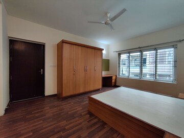 Room in 4 BHK Apartment at Vaishnavi  Orchids, Kaikondrahalli – for Rent