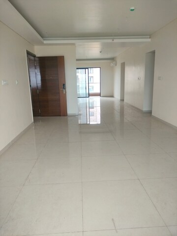 Room in 3.5 BHK Apartment at Supreme Belmac Residences, Kalyani Nagar – for Rent