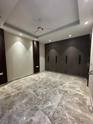 Bedroom in 4 BHK Builder Floor at Sushant Lok 2, Sector 57 – for Sale
