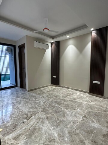 Room in 4 BHK Builder Floor at Sushant Lok 2, Sector 57 – for Sale