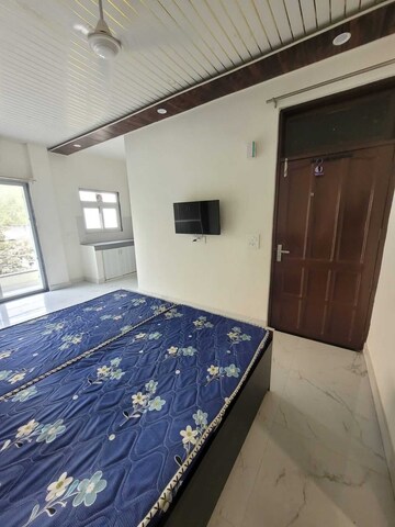 Bedroom in 1 BHK Builder Floor at Ansal Sushant Lok I, Sector 43 – for Rent