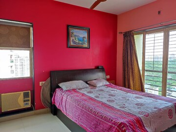 Bedroom in 2 BHK Apartment at Hiranandani Estate – for Rent
