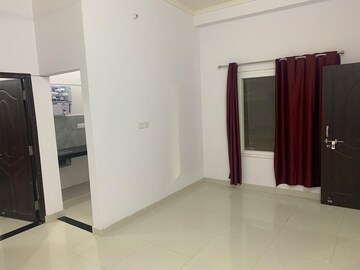 Room in 2 BHK Builder Floor at Gomti Nagar – for Sale