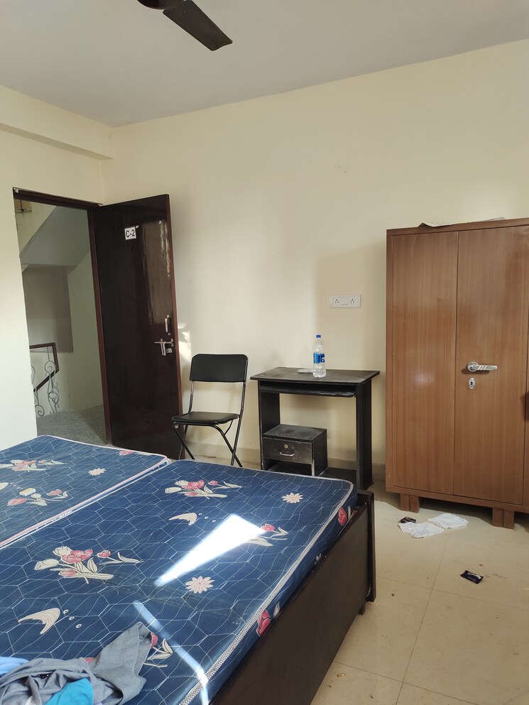 Room, ignou road 1 RK 250 Sq.Ft. Builder Floor In Ignou Road Delhi 7887372