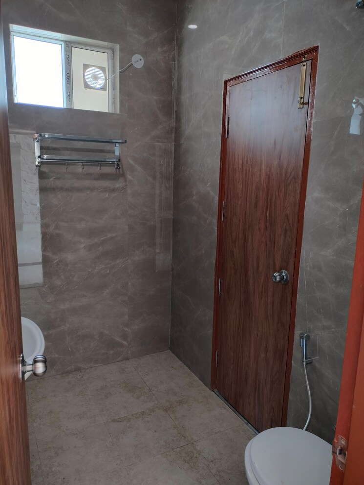 Bathroom, sector 14 3 Bedroom 1627 Sq.Ft. Apartment In Sector 14 Palwal 7887414