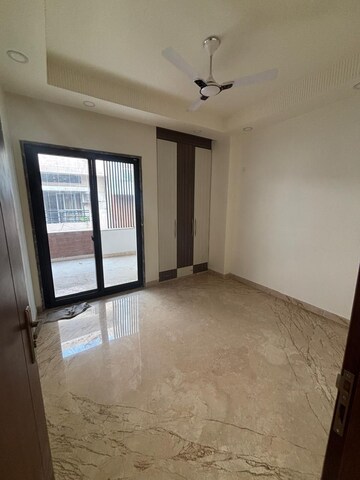 Room in 3 BHK Builder Floor at Rajouri Garden – for Rent