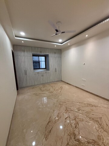 Room in 3 BHK Builder Floor at Rajouri Garden – for Rent