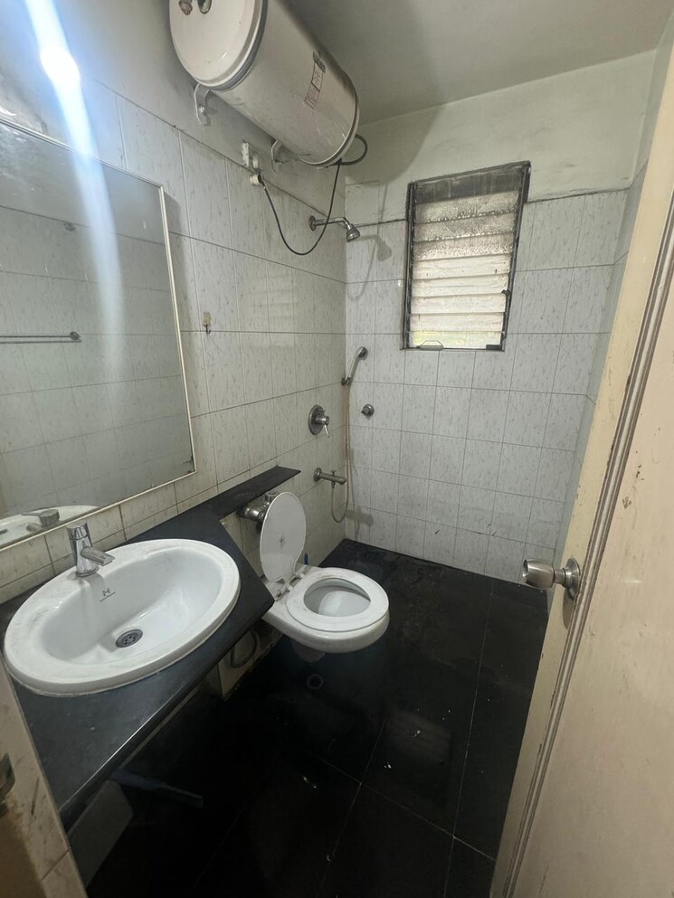 Bathroom, parmeshwar-saran 2 Bedroom 1325 Sq.Ft. Apartment In Koregaon Park Pune 7887462