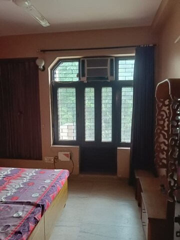 Bedroom in 2 BHK Builder Floor at Sector 22 – for Rent