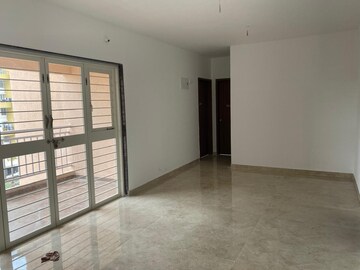 Room in 3 BHK Apartment at Lotus The Address, Moshi – for Rent