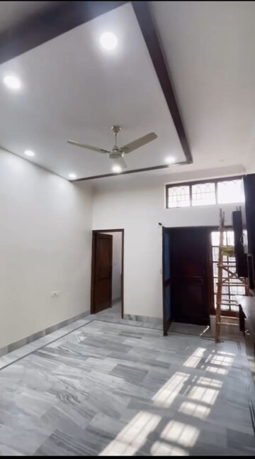 Room in 4 BHK Villa at Gms Road – for Sale