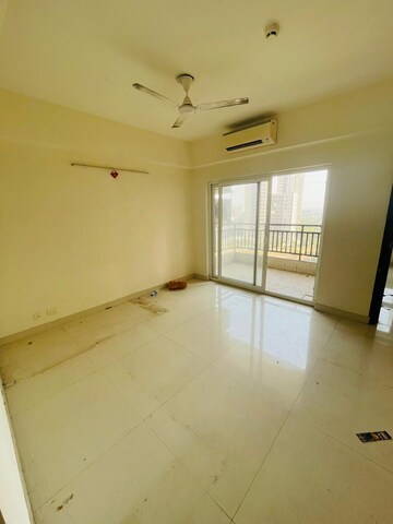 Room in 3.5 BHK Apartment at Adani M2K Oyster Grande, Sector 102 – for Rent