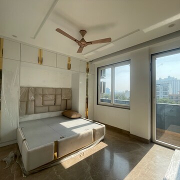 Bedroom in 4 BHK Builder Floor at BPTP Amstoria Country Floor , Sector 102 – for Sale