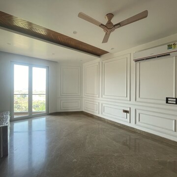 Room in 4 BHK Builder Floor at BPTP Amstoria Country Floor , Sector 102 – for Sale