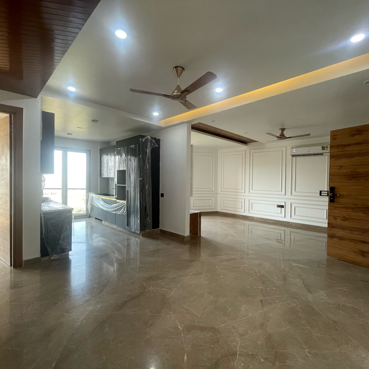 4 BHK + Servant Room,Extra Room Builder Floor For Sale in BPTP Amstoria Country Floor 