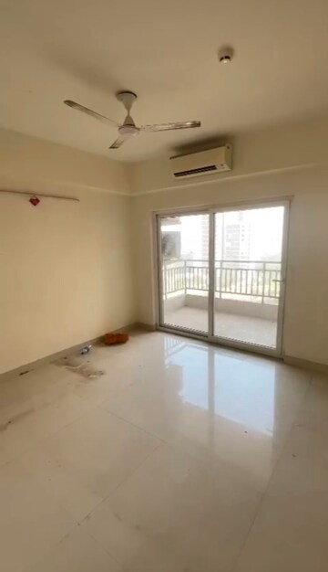 Room in 3.5 BHK Apartment at Conscient Heritage Max, Sector 102 – for Sale