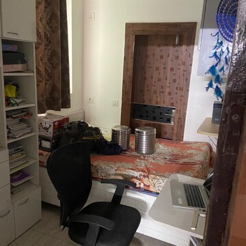 Room in 2.5 BHK Apartment at Ajnara Ambrosia, Sector 118 – for Rent