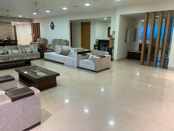 Living Room in 5 BHK Apartment at Hiranandani Gardens Richmond Tower, Powai – for Sale