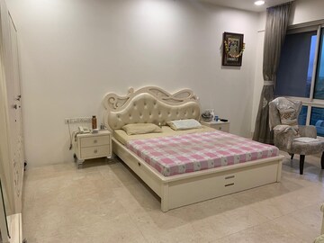 Room in 5 BHK Apartment at Hiranandani Gardens Richmond Tower, Powai – for Sale