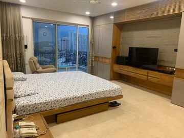 Bedroom in 5 BHK Apartment at Hiranandani Gardens Richmond Tower, Powai – for Sale