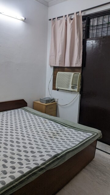 Bathroom in 1 BHK Builder Floor at South City 1 – for Rent