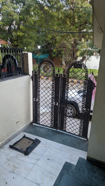 Balcony in 1 BHK Builder Floor at South City 1 – for Rent