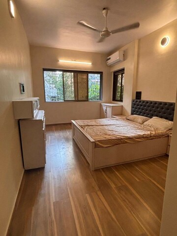 Bedroom in 2 BHK Apartment at Maroba Mansion, Khar West – for Rent