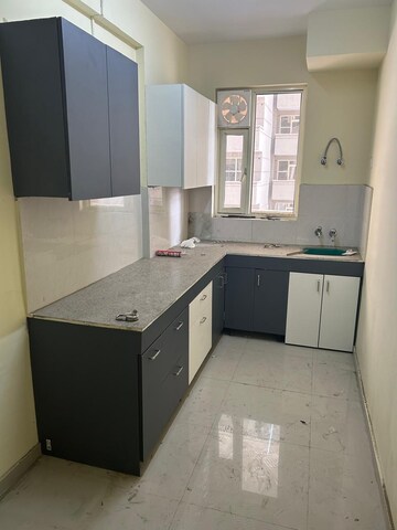 2 BHK Apartment For Rent in Pyramid Heights, Sector 85