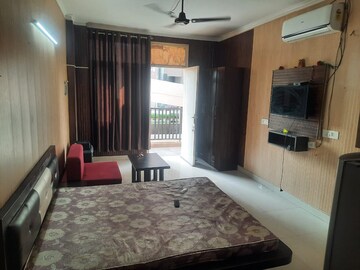 Bedroom in 3 BHK Apartment at Mona Greens, Ghazipur – for Rent