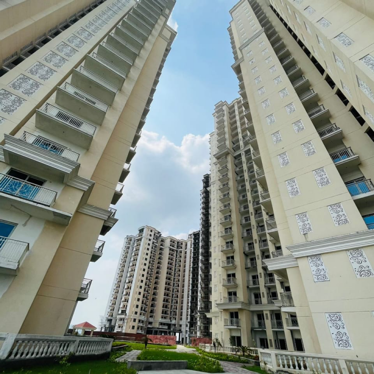 2 BHK + Pooja Room 1075 Sq.Ft. Apartment in Capital Athena