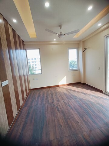 Bedroom in 3 BHK Builder Floor at Sector 51 – for Sale