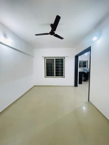 Room in 2 BHK Apartment at Galaxy One, Kharadi – for Rent