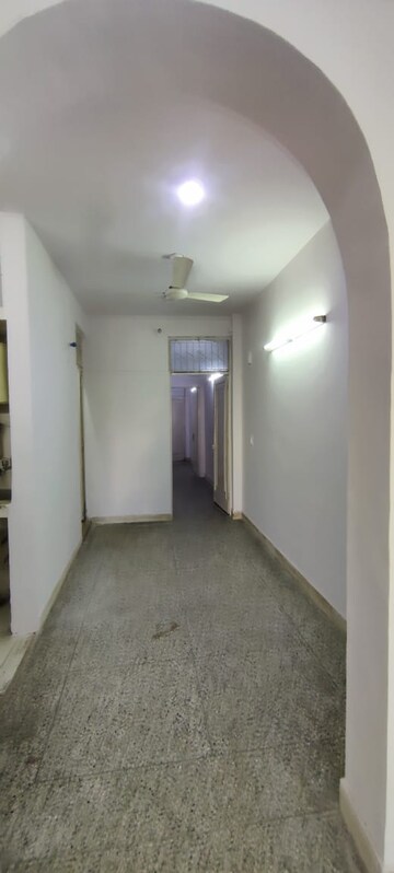 Room in 2 BHK Builder Floor at Lajpat Nagar – for Rent
