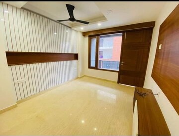 Room in 3 BHK Builder Floor at S S Southend, Sector 49 – for Rent