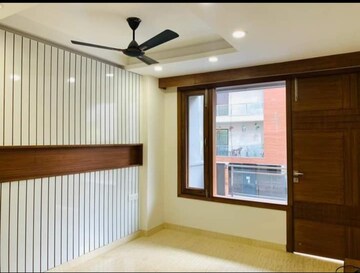 Master Bedroom in 3 BHK Builder Floor at Uppal Southend, Sector 49 – for Rent