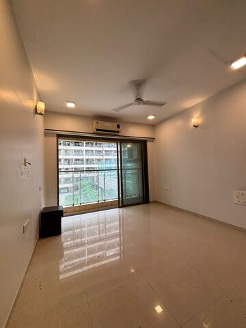 Room in 3 BHK Apartment at K Raheja Vistas, Andheri East – for Sale