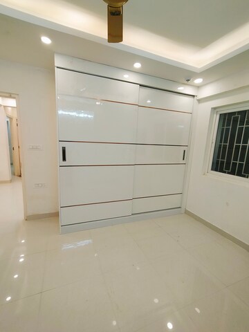 Room in 2 BHK Apartment at Candeur Signature, Varthur – for Rent