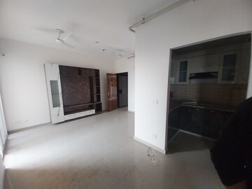 Room in 3 BHK Apartment at Mahagun Mywoods III, Sector 16c Greater Noida – for Sale