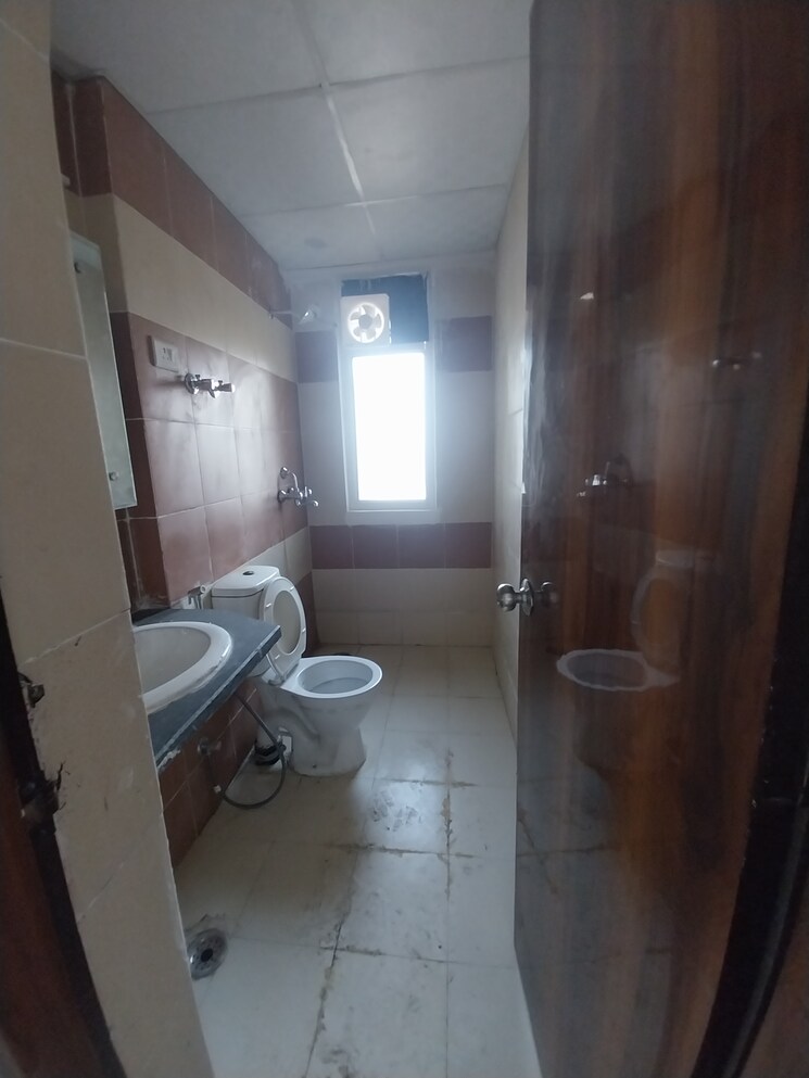 Kitchen, mahagun-mywoods-iii 3 Bedroom 1240 Sq.Ft. Apartment In Sector 16c Greater Noida Greater Noida 7888166