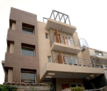 6+ BHK Independent House – Exterior View View at RWA Apartments Sector 71, Sector 71 - for Sale