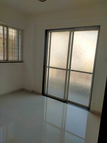 Room in 2 BHK Apartment at Chandan Nagar – for Rent