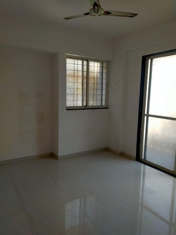 Room in 2 BHK Apartment at Chandan Nagar – for Rent