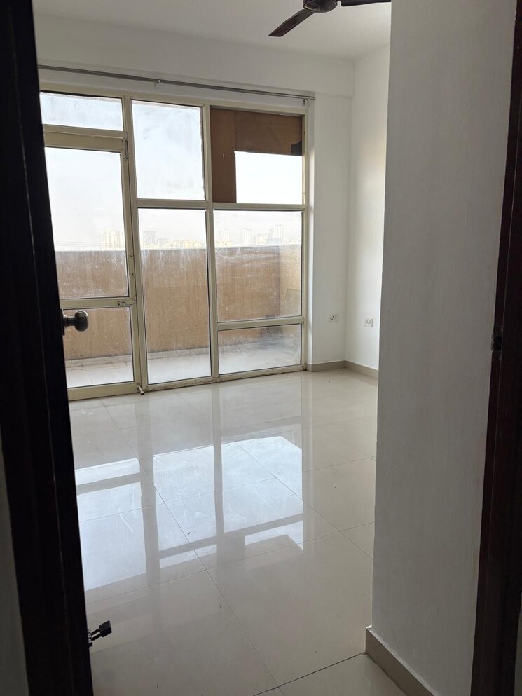 Room, pyramid-urban-homes 2 Bedroom 625 Sq.Ft. Apartment In Sector 70a Gurgaon 7888214