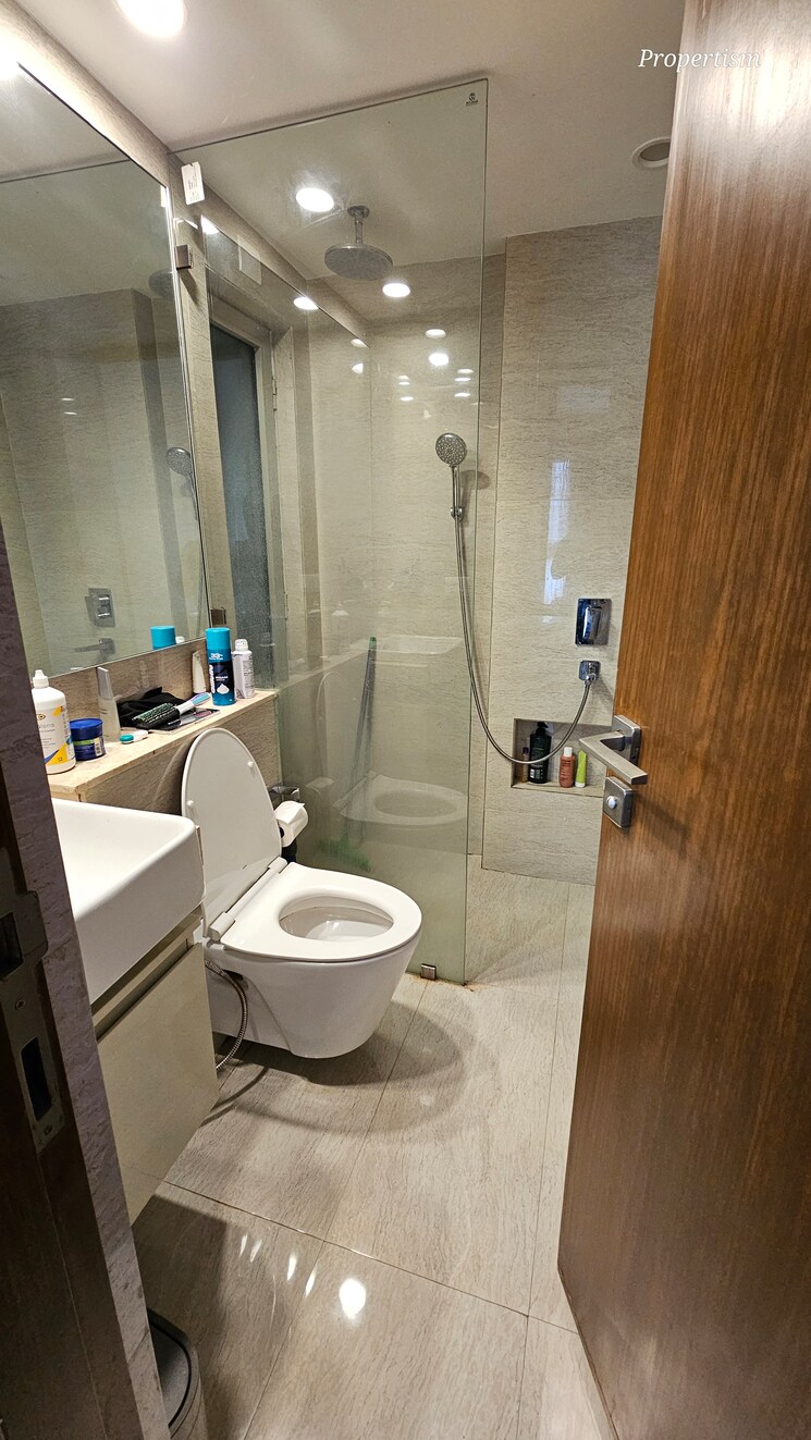 Attached Bathroom, hiranandani-castle-rock 2 Bedroom 750 Sq.Ft. Apartment In Powai Mumbai 7888210