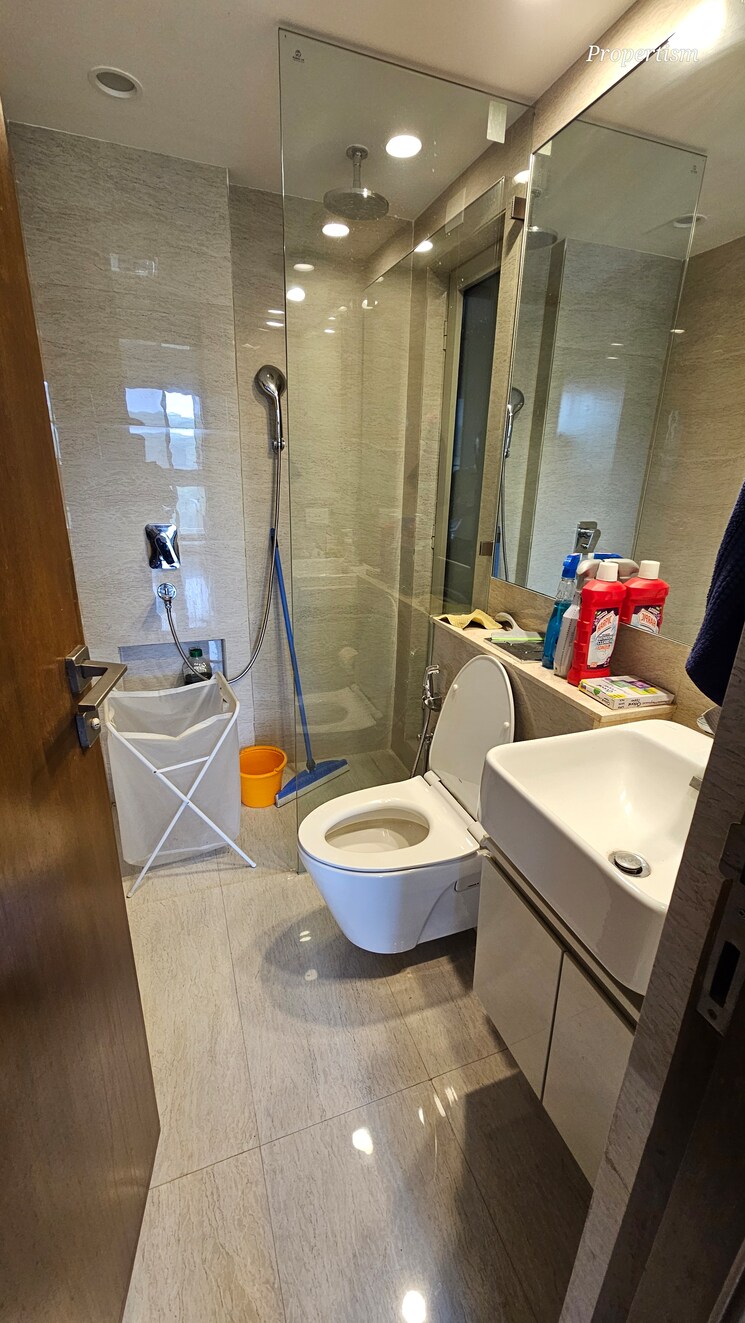 Bathroom, hiranandani-castle-rock 2 Bedroom 750 Sq.Ft. Apartment In Powai Mumbai 7888210