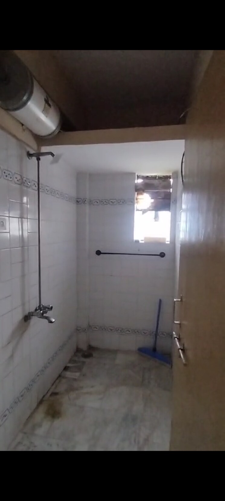 Bathroom, royal-amol-heights 1 Bedroom 520 Sq.Ft. Apartment In Koregaon Park Pune 7888284