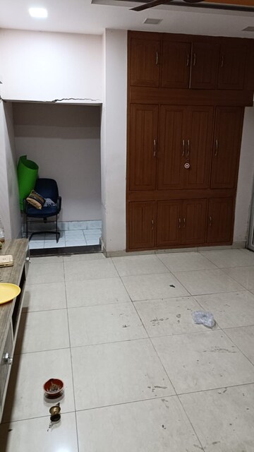 Room in 3 BHK Apartment at Rohini Sector 4 – for Sale