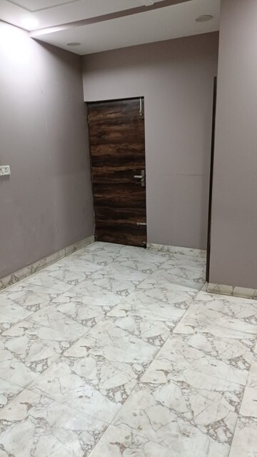 Room in 3 BHK Apartment at Rohini Sector 4 – for Sale