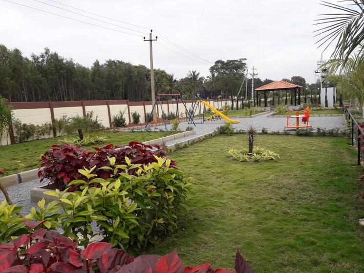 Garden, aishwarya-royal-park-avenues-phase-iii  2400 Sq.Ft. Plot In Chandapura Bangalore 7888344